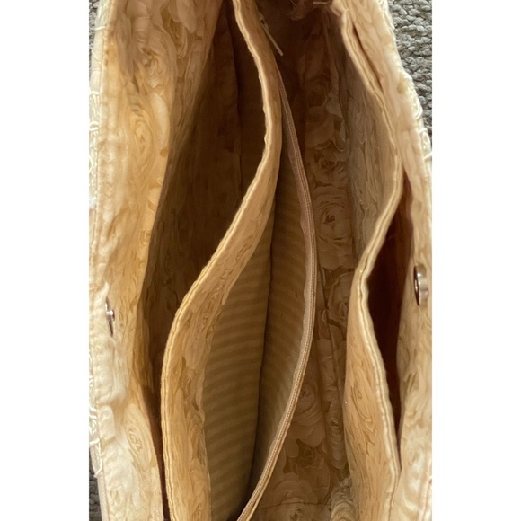 Hand Crafted Boho and Lace Neutral Colors Crossbody Purse NEW - Picture 5 of 10